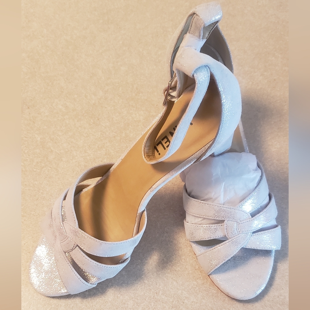 Vanelli Womens Silver Strapy Heels NWT 7.5